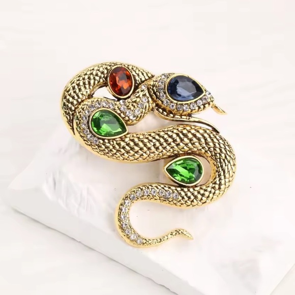 Serpenti Golden Multicolor Diamond Snake Brooch - Picture 5 of 5